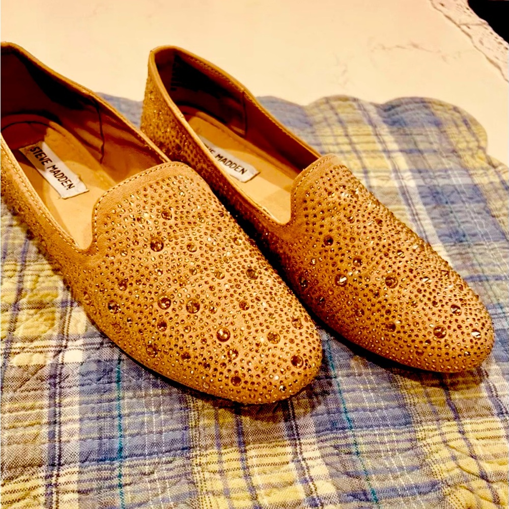 Steve Madden rhinestone slip-ons sz 8. Sabin-R.